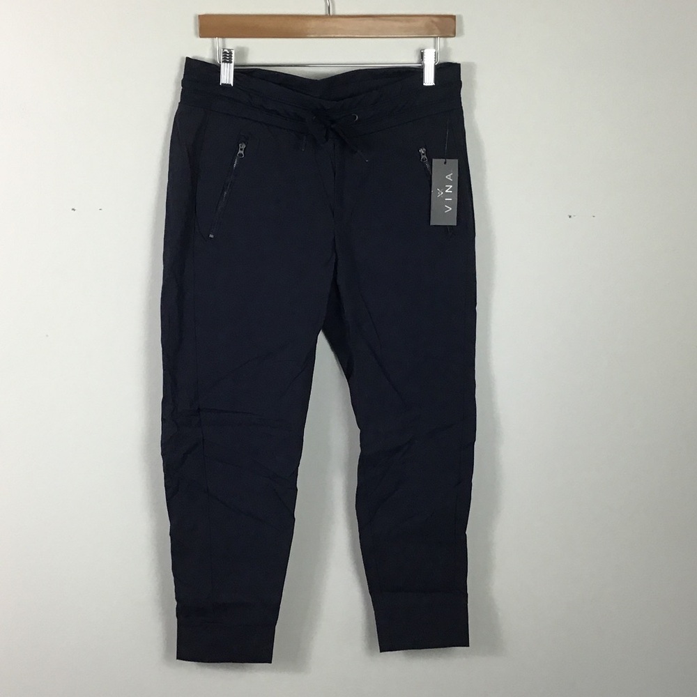NWT VINA athletic athleisure cropped pants. dark navy medium zip pockets